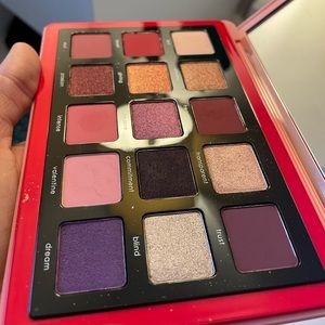 Natasha Denona Love palette, only 4 colours used